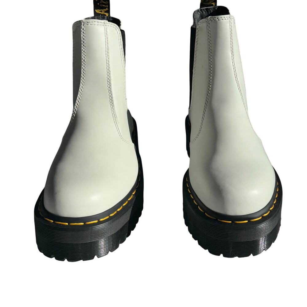 NWT Dr. Martens AirWair White Leather Chelsea Boots – Size 7M